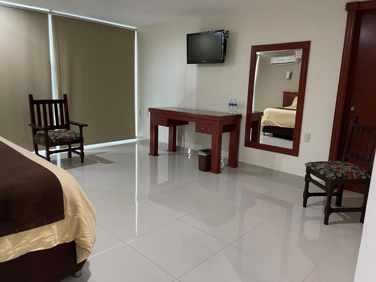 Hotel Latino Sahuayo Екстер'єр фото